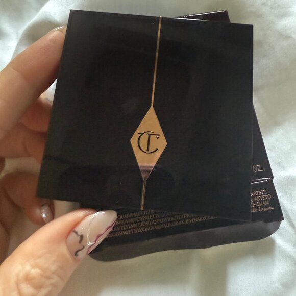 NWB: Charlotte Tilbury  Luxury Eyeshadow Palette in The Golden Goddess - Picture 8 of 11